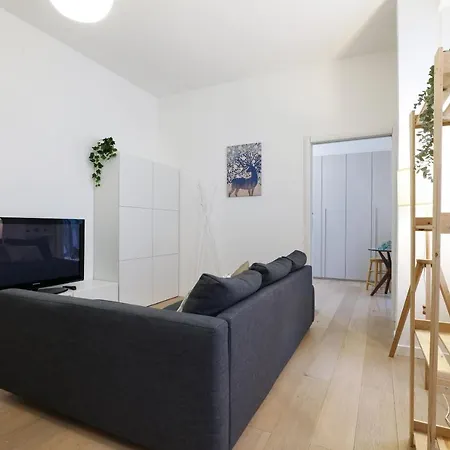 Daire Primopiano - Copernico 10 *